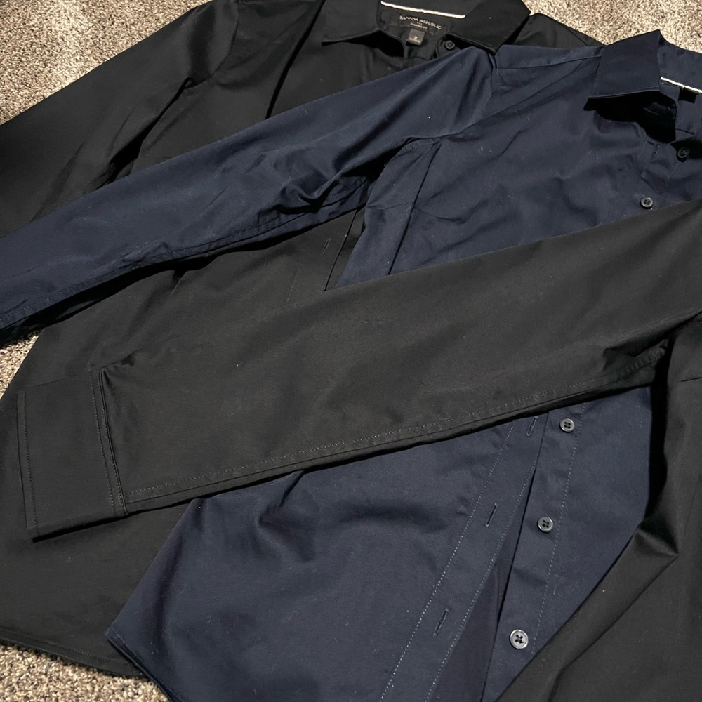 3 Banana Republic Factory button down tailored fit shirts size 2 excellent cond
